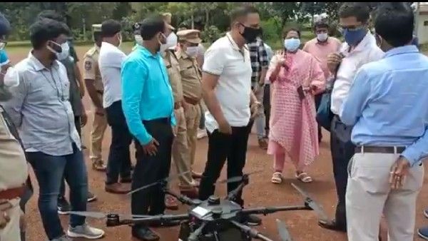 డ్రోన్ల ద్వారా కరోనా మెడిసిన్ పంపిణీ ; దేశంలోనే తొలిసారి తెలంగాణాలో.. వికారాబాద్ లో ట్రయల్ రన్