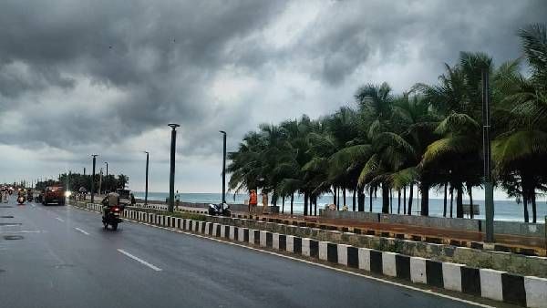 తరుముకొస్తున్న గులాబ్ తుపాన్-ఒడిశాలో భారీ వర్షాలు-ఉత్తరాంధ్రలోనూ-నేవీ అప్రమత్తం