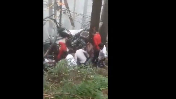 కుప్పకూలిన ఆర్మీ హెలికాప్టర్: పైలెట్లు మృతి