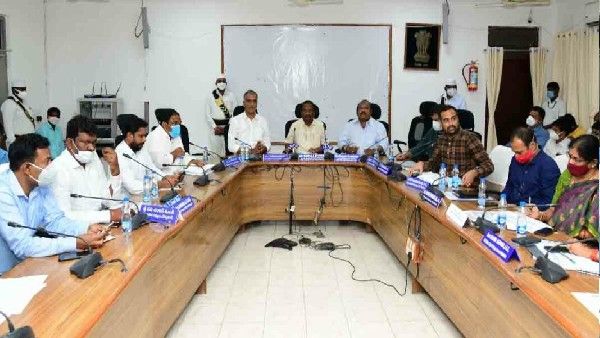 12,521 మంది ఖాతాల్లో దళితబంధు నగదు జమ: మంత్రులు