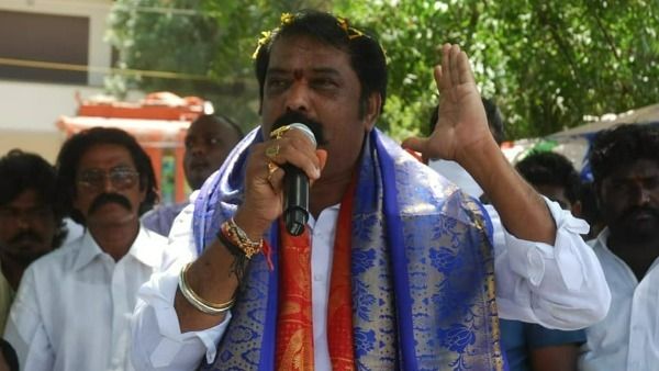 ఏపీలో వైసీపీ నేతలు, మంత్రుల బెదిరింపుల దుమారం .. తాజాగా ఎస్సైకి మంత్రి జయరాం వార్నింగ్ !!