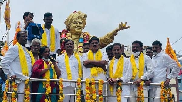 పింఛన్ల తొలగింపుపై ధర్మవరంలో టీడీపీ భారీ ర్యాలీ ; పోలీసుల దురుసు ప్రవర్తన, పరిటాల శ్రీరామ్ ధ్వజం