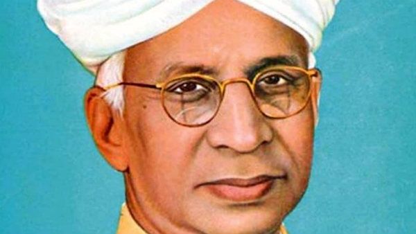 Teachers Day:జీవన వికాసానికి నిచ్చెన వేసే అక్షర కార్మికుడు గురువు..!!