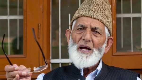 వేర్పాటువాద నేత సయ్యద్ అలీ గిలానీ కన్నుమూత