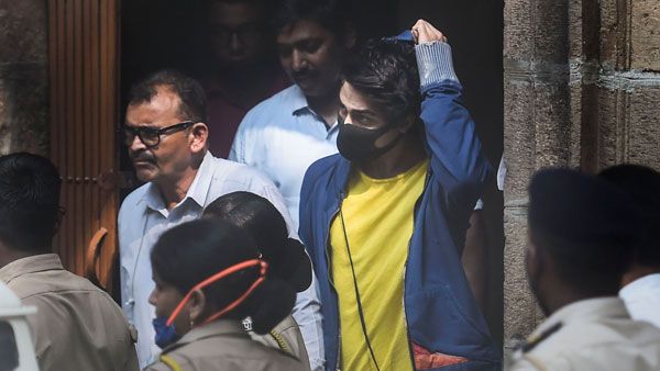 drugs case: ఆర్యన్ ఖాన్ కు బొంబాయి హైకోర్టులో రెండోరోజు నో బెయిల్ ; విచారణ రేపటికి వాయిదా!!