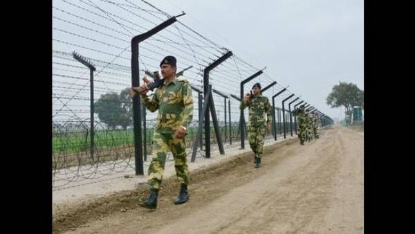 కేంద్రం కీలక నిర్ణయం-బీఎస్ఎఫ్ అధికారాల పెంపు- మూడు రాష్ట్రాల్లో సరిహద్దుల్లోపలికి వచ్చేలా