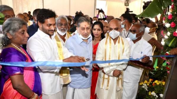 TTD: బూందీపోటు ప్రారంభించిన సీఎం జగన్, రోజూ 6 లక్షల లడ్డూలు, నిన్న వైఎస్ఆర్, నేడు జగన్ !