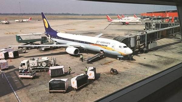 తిరుపతి ఎయిర్ పోర్ట్ ఇక ప్రైవేటుకు.. కేంద్రానికి ఎయిర్ పోర్ట్ అథారిటీ ఆఫ్ ఇండియా బిడ్డింగ్ ప్రతిపాదనలు !!