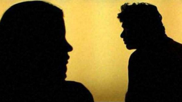 Lady: భర్త వాకింగ్ కు వెళితే ఇంట్లోకి ఎంట్రీ, మహిళ రివర్స్, బైక్ లో పెట్రోల్ పోసి నిప్పంటించేశాడు !