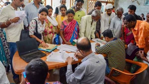జనాభా రిజిస్టర్ లో వివాదాస్పద ప్రశ్నలు-రాష్ట్రాల అభ్యంతరాల బేఖాతర్-కొనసాగించిన కేంద్రం