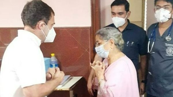 ఎయిమ్స్‌లో మాజీ ప్రధాని మన్మోహన్ సింగ్‌ను పరామర్శించిన రాహుల్ గాంధీ