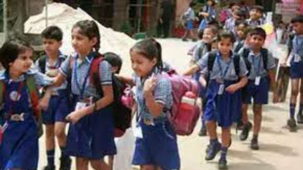 దసరా సెలవులు.. స్కూల్స్ తెరవొద్దు, కఠిన చర్యలు తప్పవని వార్నింగ్