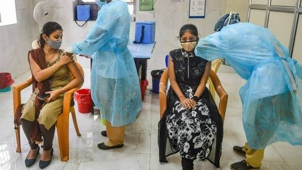 వ్యాక్సినేషన్ లో భారత్ రికార్డ్ .. 100 కోట్ల వ్యాక్సిన్ డోసులను దాటిన వ్యాక్సినేషన్ హిస్టరీ !!