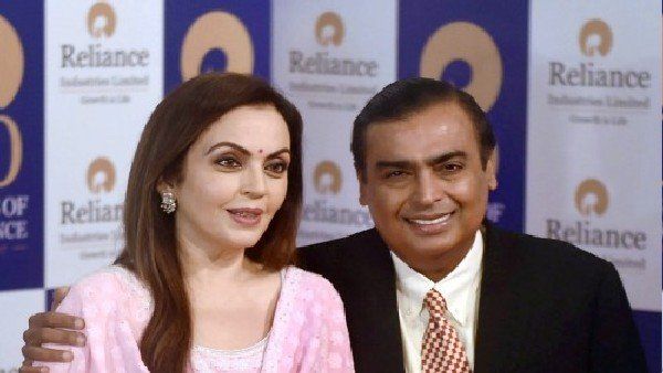 ముకేష్ అంబానీ, ఆయన ఫ్యామిలీ లండన్ షిప్ట్: ఆ వార్తలపై రిలయన్స్ సంస్థ క్లారిటీ