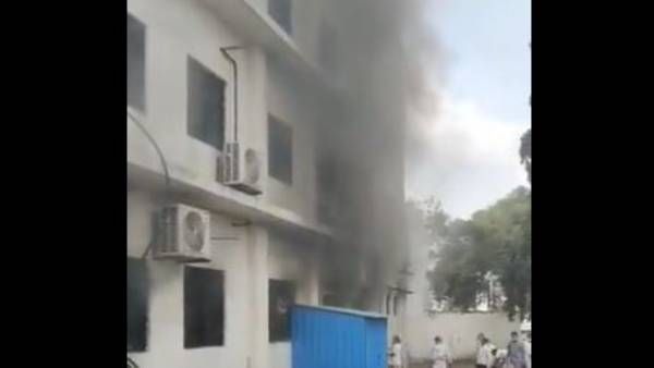 ఆస్పత్రిలో ఘోర అగ్ని ప్రమాదం: 10 మంది కరోనా బాధితులు సజీవదహనం, పలువురి పరిస్థితి విషమం