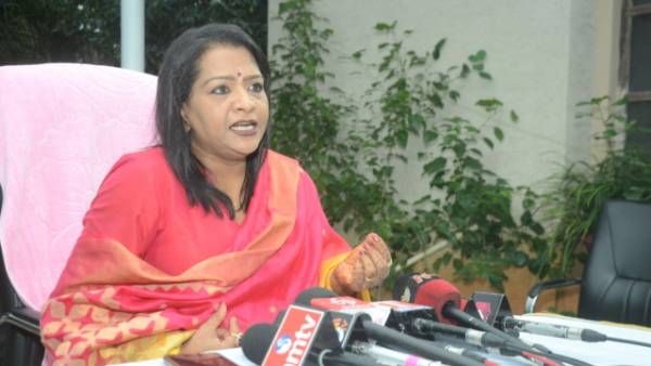 సహనం లేదా.?మీరు ప్రజా ప్రతినిధులా.?విధ్వంసానికి ఎలా పాల్పడతారు.?బీజేపి కార్పోరేటర్లపై మేయర్ ఫైర్