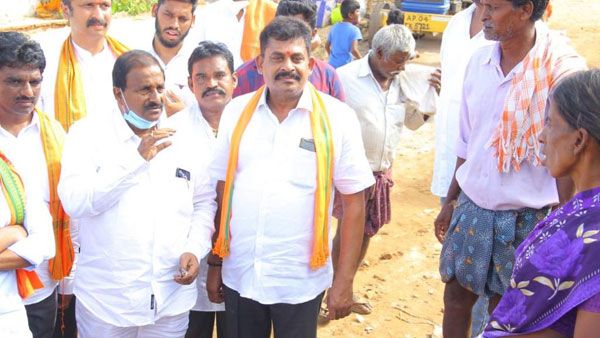 వరద బాధితుల కోసం రంగంలోకి ఏపీ బీజేపీ; జోలె పట్టి విరాళాల సేకరణకు పిలుపు