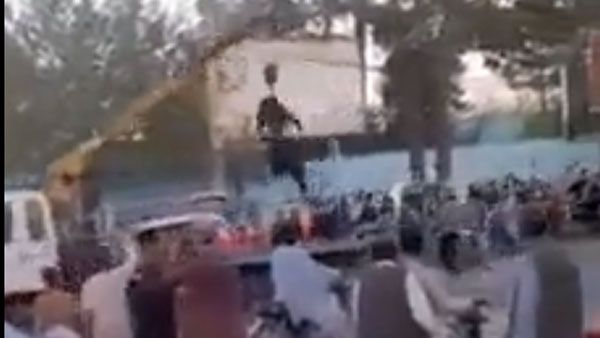 షాకింగ్ వీడియో- తాలిబన్ మార్క్ శిక్ష-వాహనాల్లో ఊరేగిస్తూ ఉరి-మహిళల్ని కిడ్నాప్, రేప్ చేసినందుకు