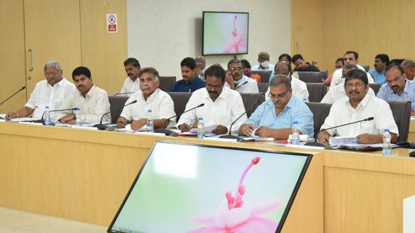 జగన్ సర్కార్ కు ఉద్యోగుల డెడ్ లైన్-నెలాఖరులోగా పీఆర్సీ తేల్చాల్సిందే-ఉద్యమాలకు తేవొద్దు