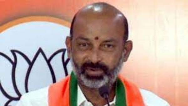 రక్తం ధార పోసేందుకు మీరు సిద్దమైతే, గడీల పాలనపై పోరాడేందుకు నేను రెడీ.!కార్యవర్గ భేటీలో బండి సంజయ్.!