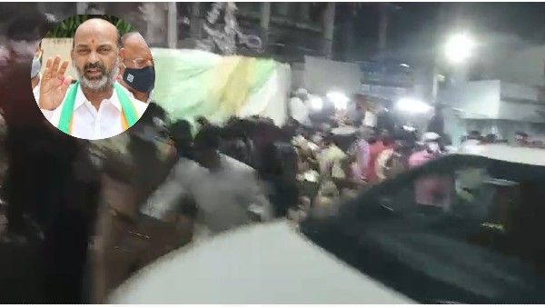 వీడియో: బండి సంజయ్ కాన్వాయ్ పై టీఆర్ఎస్ శ్రేణుల రాళ్ళ దాడి: మిర్యాలగూడలో తీవ్ర ఉద్రిక్తత; పోలీసుల లాఠీ చార్జ్