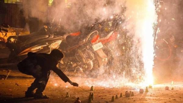 దీపావళి బాణాసంచాపై నిషేధం-హైకోర్టు ఉత్తర్వుల్ని పక్కనబెట్టిన సుప్రీంకోర్టు...