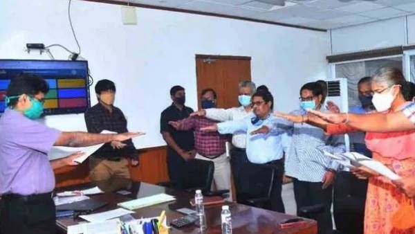 జీహెచ్ఎంసీ సిబ్బంది ప్రతిజ్ఞ.!నగర పాలక సంస్థలో భారత రాజ్యాంగ దినోత్సవ వేడుకలు.!