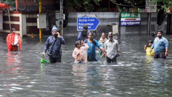 Chennai: చెన్నై చిత్తడి, గంట గ్యాప్ లేకుండా, 15 మంది ఐఏఎస్ లు, స్టాలిన్ మార్క్ సహాయం, ఆంధ్రాకు!