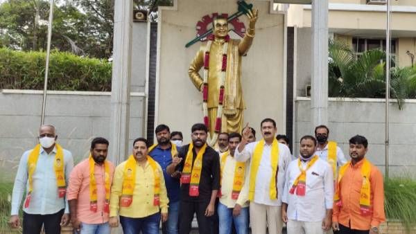 చంద్రబాబుకు టీ టీడిపి నేతల సంఘీభావం.!మౌనదీక్ష చేసిన మాజీ ఎమ్మెల్యే కాట్రగడ్డ ప్రసూన.!