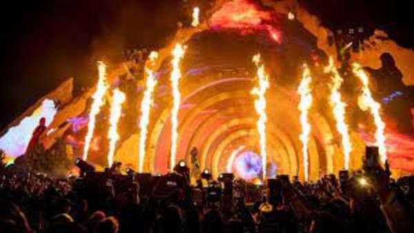 విషాదం: మ్యూజిక్ ఫెస్టివల్‌లో తొక్కిసలాట: ఎనిమిది మంది మృతి, పలువురికి గాయాలు