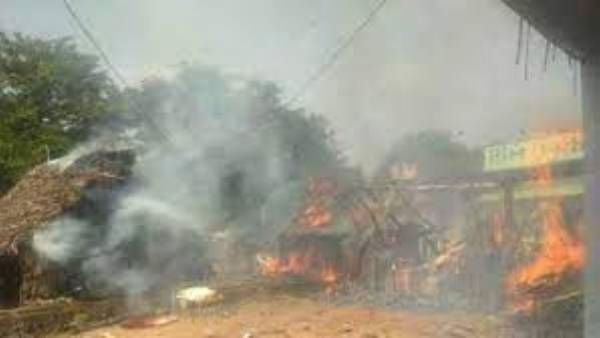 విజయనగరంలో భారీ అగ్ని ప్రమాదం..30 ఇళ్లు దగ్ధం