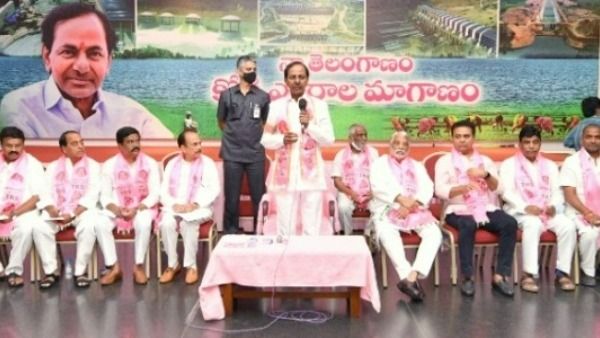 కేసీఆర్ ఇషారా చేస్తే భరతం పడతాం.!బీజేపి చిల్లర రాజకీయాలు.!గులాబీ ఎమ్మెల్యేల కౌంటర్.!