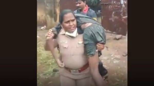 శభాష్ ఖాకీ: గాయపడ్డ వ్యక్తిని భుజాన మోసుకెళ్లిన మహిళ ఎస్ఐ, వీడియో వైరల్