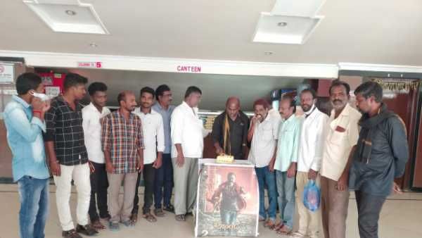 ఇది అఖండ విజయం.!బాణాసంచా కాల్చి వేడుకలు.!బాలయ్య ఫాన్స్ హడావిడి.!