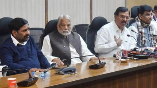 కేంద్రం నిరాశపరిచింది.!దిగులుతో వెనుదిరుగుతున్నాం.!టీఆర్ఎస్ తడాఖా ఏంటో బీజేపికి చూపిస్తామన్న మంత్రులు.!