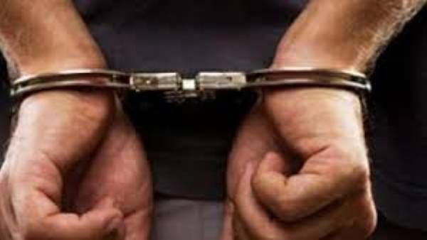 వామ్మో.. నకిలీ ఆధార్. 8 మంది సభ్యుల అరెస్ట్.. ఎక్కడంటే..