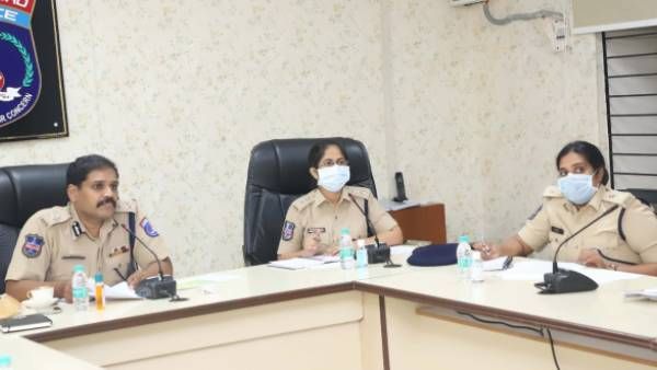 సమస్యల పట్ల వేగంగా స్పందించాలి.!గ్రీవెన్స్ సెల్ సమీక్షా సమావేశంలో స్టీఫెన్ రవీంద్ర.!