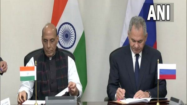 మోడీ-పుతిన్ భేటీకి ముందు మెగా డీల్- ఏకే 203 రైఫిల్స్ కొనుగోలుకు భారత్ ఒప్పందం