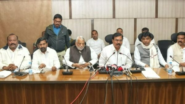 ఢిల్లీల్లో కేంద్రాన్ని నిల‌దీసి నిగ్గ‌దీస్తాం.!అపాయింట్ మెంట్ కోసం కొనసాగుతున్న మంత్రుల నిరీక్షణ.!