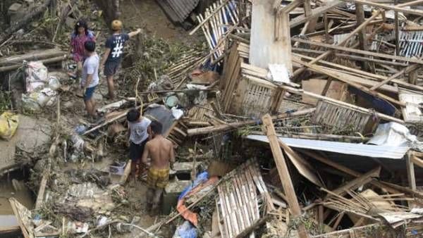 బీభ్సతం సృష్టించిన సూపర్ టైఫూన్.. 23 మంది మృతి.. అల‌మటిస్తున్న ఫిలిప్పీన్స్ ప్రజలు