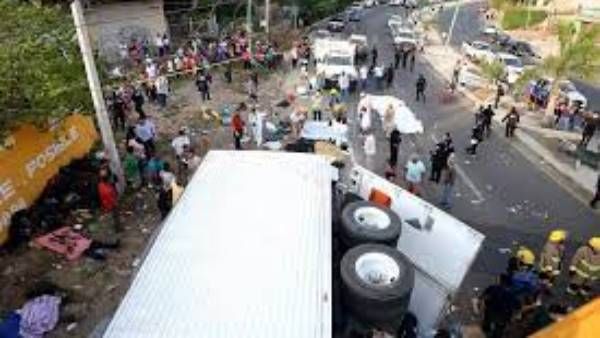 ఘోర రోడ్డు ప్రమాదం: 53 మంది దుర్మరణం: 58 మందికి గాయాలు: అందరూ వలస కార్మికులే..