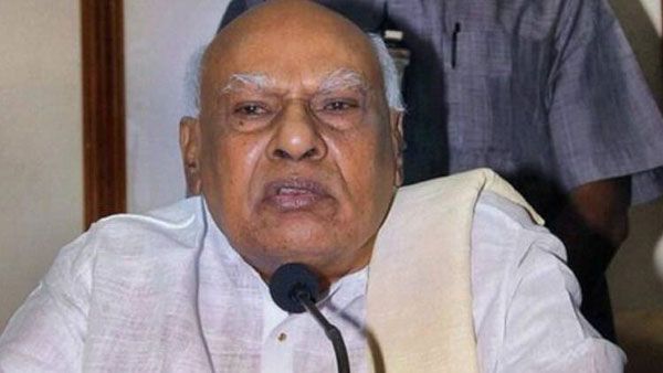 వైఎస్సార్-చంద్రబాబు సహచరుడిగా : చిరంజీవిని రాజకీయాల్లో ఆహ్వనించిన నేతగా రోశయ్య...!!