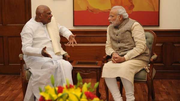 రోశయ్య మరణంపై ప్రధాని సంతాపం :కేసీఆర్ నివాళి : అజాతశత్రువు - చంద్రబాబు.. !