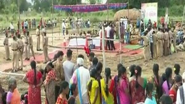 సైనికలాంఛనాలతో సాయితేజ అంత్యక్రియలు పూర్తి: కన్నీటిసంద్రమైన ఎగువరేగడ