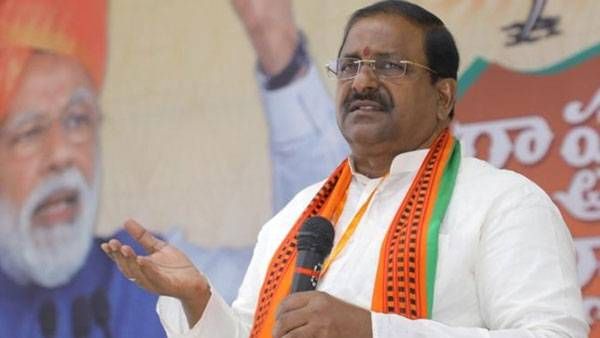 వైసీపీపై వీర్రాజు అస్త్రం గురి తప్పింది- ఆ వ్యాఖ్యలతో బూమ్ రాంగ్ : ఆత్మరక్షణలో ఏపీ బీజేపీ చీఫ్..!!