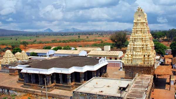 శ్రీశైలం మల్లన్నఆలయం వద్ద మరోమారు డ్రోన్ల కలకలం: ఇద్దరు గుజరాతీలు అరెస్ట్; పోలీసుల దర్యాప్తు