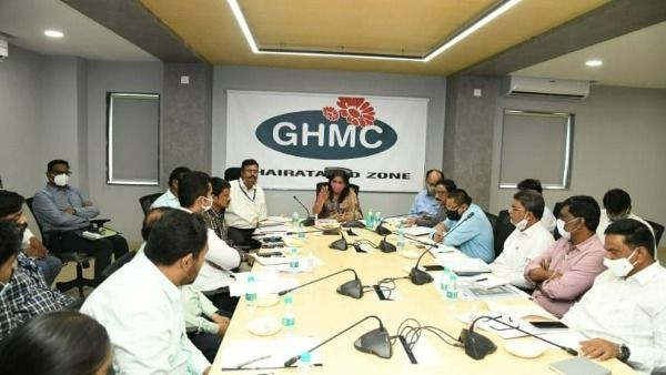 Mayor Gadwal Vijayalakshmi: నగరం మరింత పచ్చదనంగా,పరిశుభ్రంగా.!మౌళిక సదుపాయాల కల్పనలో రాజీపడొద్దన్న మేయర్.!