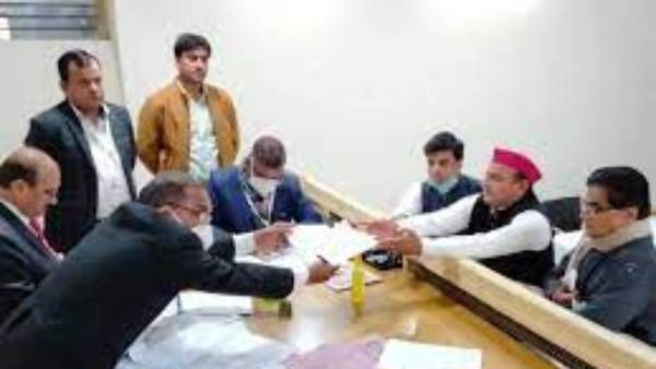 UP polls: ఎస్పీ చీఫ్ అఖిలేష్ యాదవ్ నామినేషన్ దాఖలు, కంచుకోట కర్హల్ నుంచే పోటీ