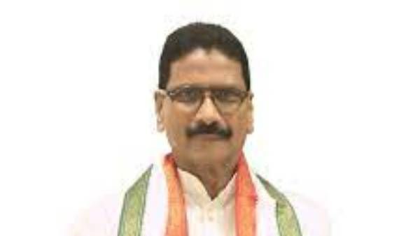 కేసీఆర్-జగన్ మధ్య తేడా ఇదీ: కొత్త జిల్లాకు ఎన్టీఆర్ పేరుతో రాజకీయ పరిణితి: మర్రి