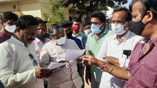 కూల్చింది అక్రమ నిర్మాణాలను కాదు.!ప్రజల బతుకులను.!కేసీఆర్ పై మండిపడ్డ టీటీడిపి ఛీఫ్.!